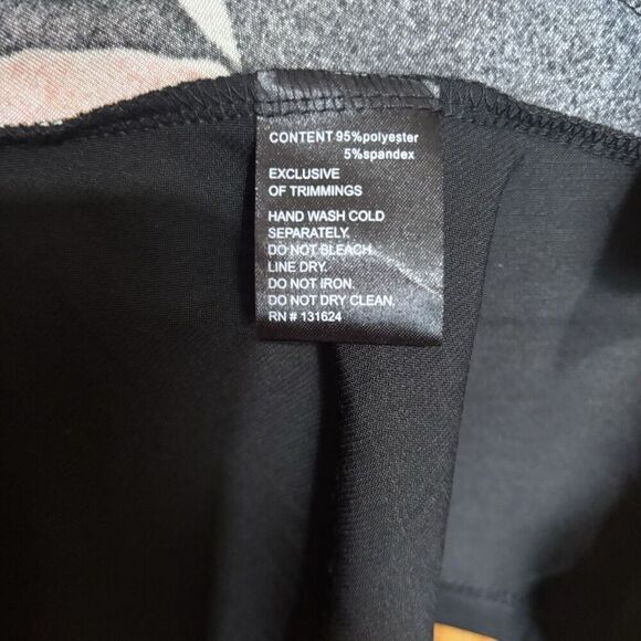 Calessa Tunic Top Medium Multicolor Boho Artsy Mix Print Art To Wear Blouse - Picture 8 of 9